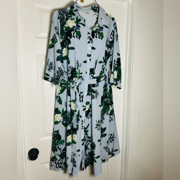 ASHLY & SAGE GREEN  and White Maxi Dress with Notched Collar and 3/4 Sleeves - Picture 1 of 5